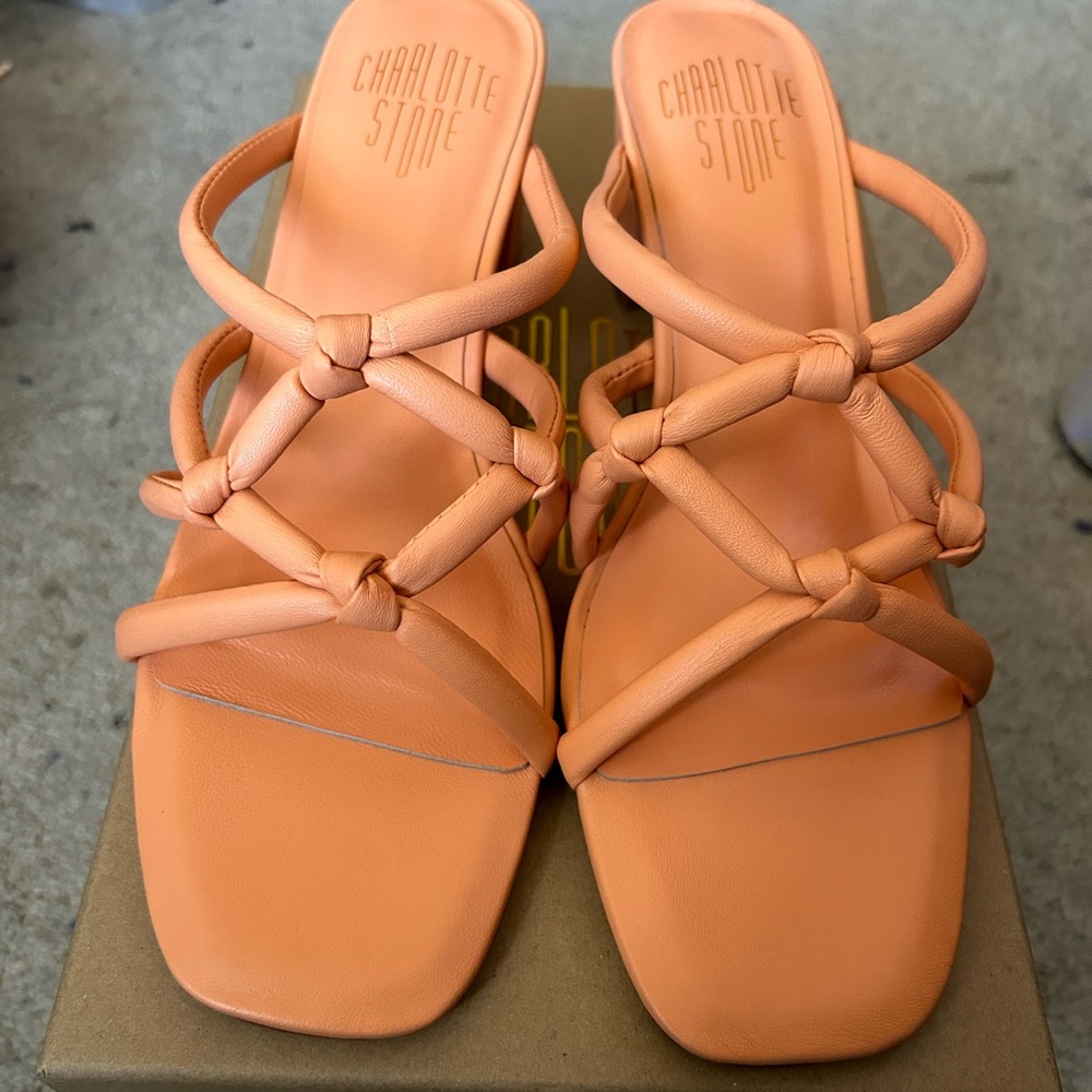 Charlotte Stone Paola in Apricot Size 9